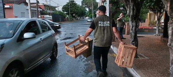 Cuidacoches anuncian que estacionamiento tarifado acabará con reservas de espacios con cajas - Nacionales - ABC Color