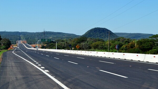 Caacupé: Ampliación de ruta PY02 dejó encerradas a varias compañías