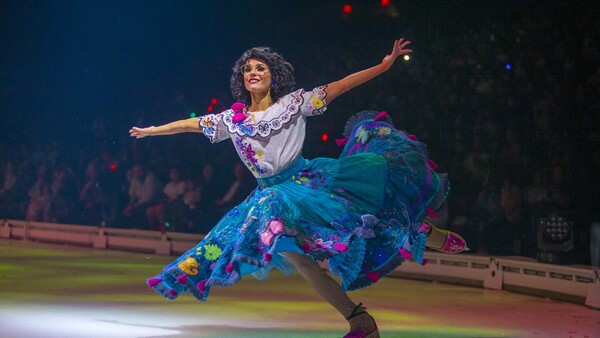 Personajes de Disney sobre hielo invitan a disfrutar de la fantasía