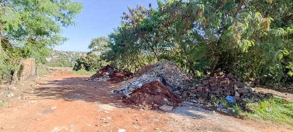 Empresas ofrecen servicio de disposición de residuos de obras sin cumplir ley ambiental - La Clave