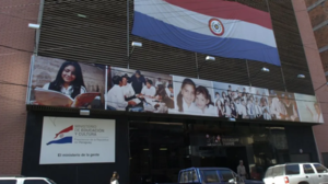 Paraguay: Santiago Peña sigue sin confirmar al titular del MEC: ¿Cuál será su elección?