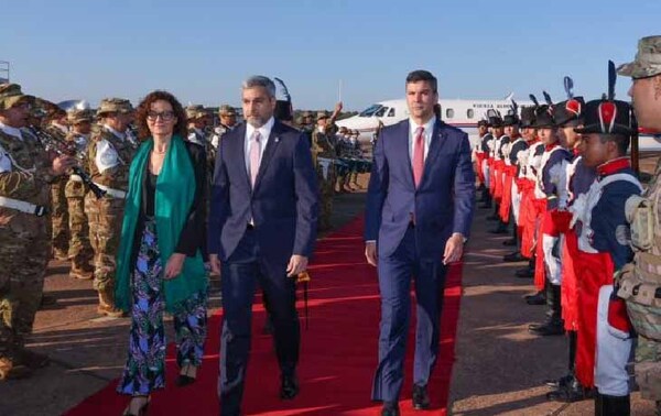 Abdo y Peña están en Puerto Yguazú para cumbre del Mercosur – Prensa 5