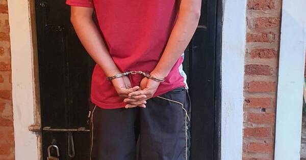 La Nación / Ropa encontrada en una letrina delata a presunto asesino adolescente