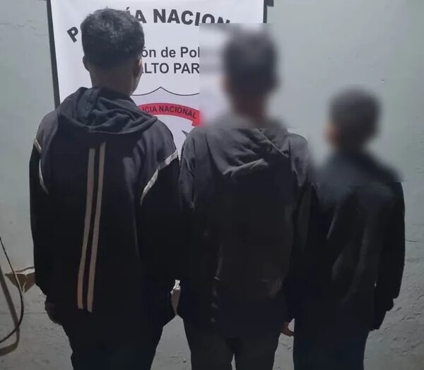 Motociclista se resiste a un asalto perpetrado por adolescentes y atropella a uno - ABC en el Este - ABC Color