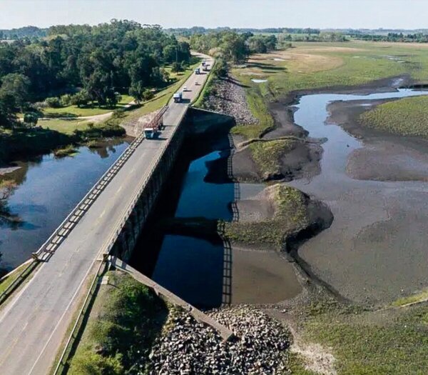 Sequía en Uruguay: el gobierno estimó que en 10 días Montevideo se quedará sin agua potable - .::Agencia IP::.