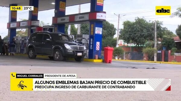 Video: Algunos emblemas bajan precio de combustible - ABC Noticias - ABC Color
