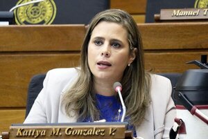 Kattya pide oficina 108 del Senado que despreció Dionisio Amarilla
