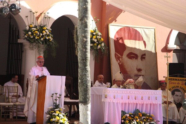 Obispos peregrinaron a Ybycuí para celebrar misa en honor al Padre Duarte Ortellado - Portal Digital Cáritas Universidad Católica