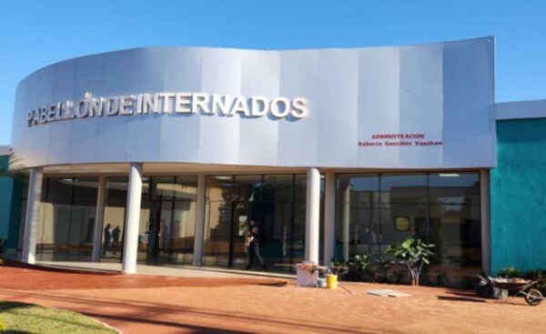 Gobernador denuncia que sacaron logo del hospital de Hernandarias