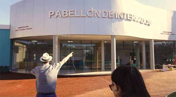 Gobernador denuncia que sacaron logo de Pabellón de Internados construido por Gobernación de Alto Paraná | DIARIO PRIMERA PLANA
