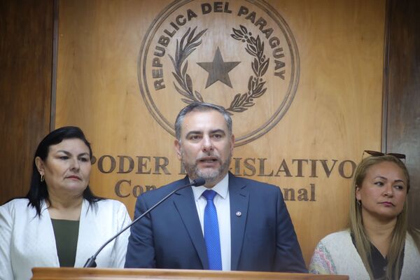 Plantearán proyecto que revise Ley de pensión alimentaria para adultos mayores | 1000 Noticias