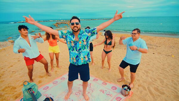 “Llegó el verano”, en Europa de la mano de Alessandro Galas - Te Cuento Paraguay