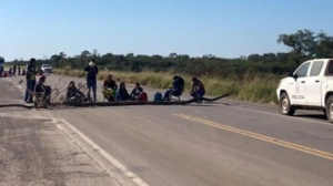 Alto Paraguay: Ayoreos cierran ruta para que liberen a tres indígenas apresados.
