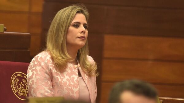 Kattya solicita ocupar oficina número 108 en memoria de los perseguidos por la dictadura stronista