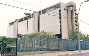 Contraloría pide informe al BCP sobre sanción a banco que involucra al futuro canciller - Nacionales - ABC Color