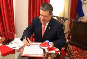 Diario HOY | Histórico de la Albirroja, nuevo afiliado al Partido Colorado