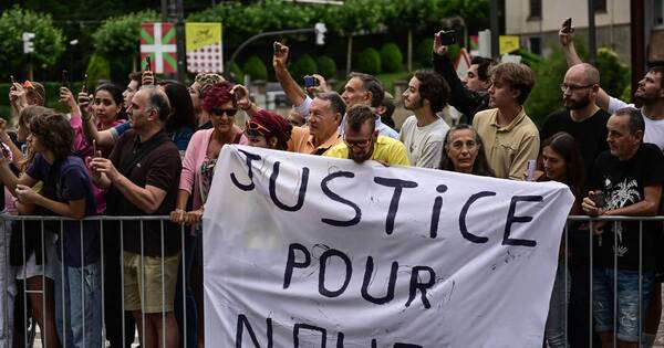 La Nación / Francia: anuncian una ley urgente para reparar los daños por los disturbios