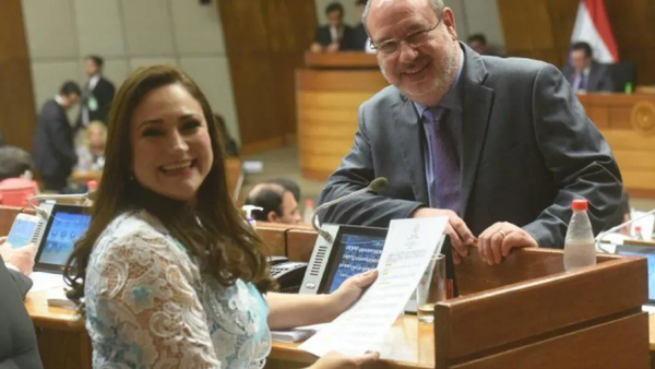 Rocio Abed es designada como líder de bancada de Honor Colorado en Diputados
