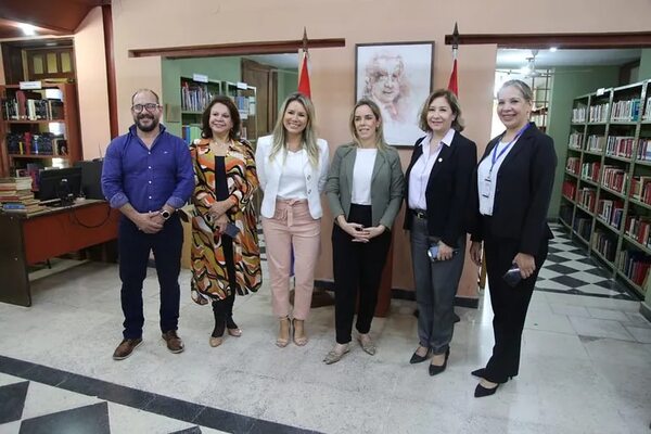 Video: Dirección de Cultura de Asunción ya “destronó” a Silvana Abdo como Primera Dama - Política - ABC Color