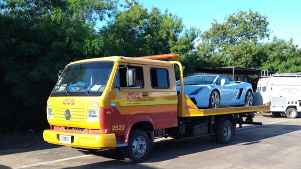 Alfredo Jaeggli recupera su Lamborghini que fue secuestrado en Argentina