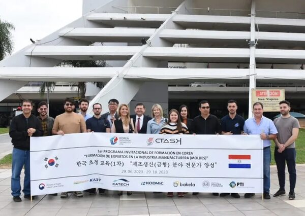 Diez paraguayos se entrenan en Corea en el rubro automotriz - Economía - ABC Color