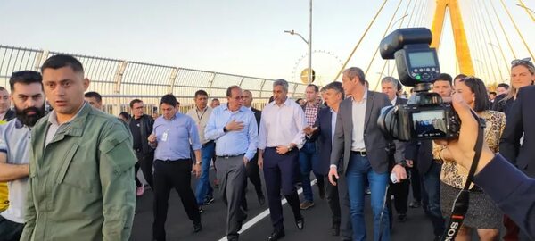 Mario Abdo verificó construcción del puente de la Integración - ABC en el Este - ABC Color