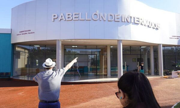 Gobernador denuncia que sacaron logo de Pabellón de Internados construido por Gobernación de Alto Paraná