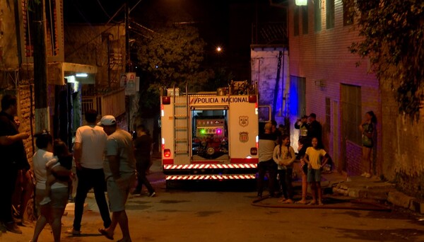 Incendio consume precaria vivienda en barrio Pelopincho - Unicanal