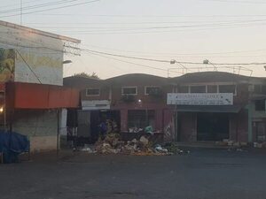Mercado de Abasto: pretenden solucionar problema de basura con camión “levanta contenedor” - Nacionales - ABC Color