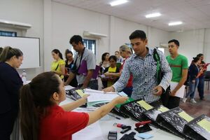 EBY otorgará becas universitarias a 1.600 jóvenes de Itapúa - ADN Digital