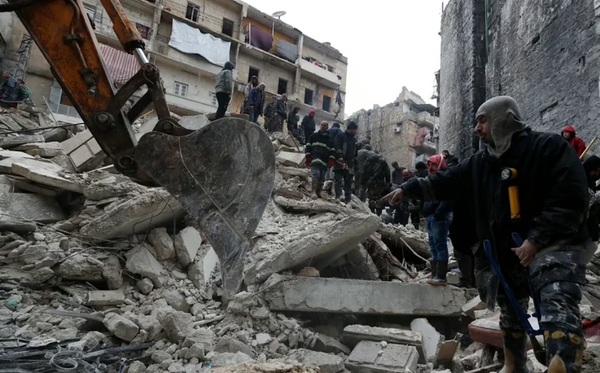 Turquía y Siria esperan la llegada de las ayudas internacionales mientras la cifra de muertos ya supera los 5.000