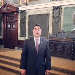 LA DELGADA LÍNEA ROJA