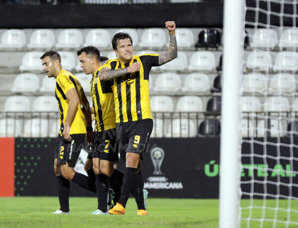 Dos flechazos le bastan a Guaraní para avanzar a octavos.