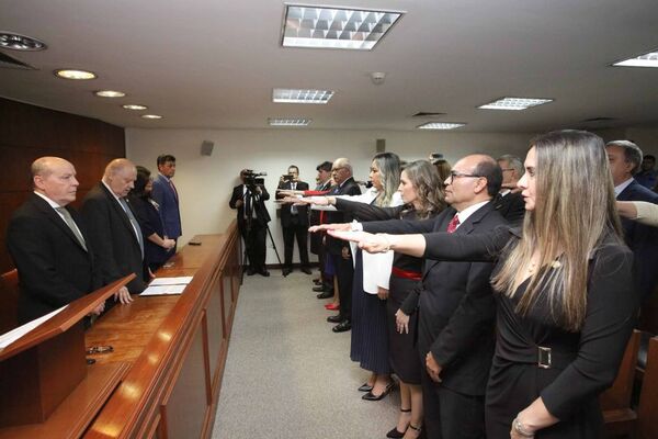 Juraron ante las autoridades judiciales 16 magistrados que desempeñarán funciones en distintos fueros