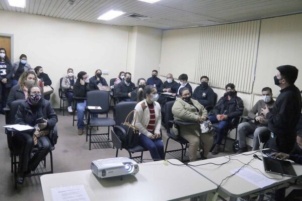 Capacitaron sobre tramitación electrónica a funcionarios de Niñez y Adolescencia
