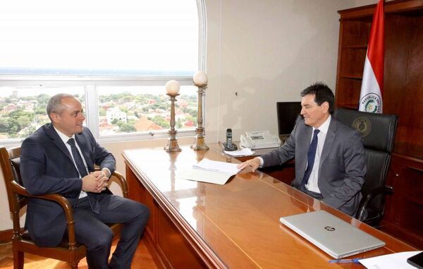 El Ministro Santander Dans recibió al Contralor General de la Rca. para coordinar acciones conjuntas que favorezcan la transparencia y rendición de cuentas