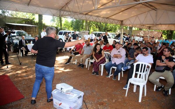 En acto público subastan vehículos dados de baja del inventario patrimonial de la CSJ