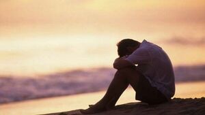 Médico pide acciones urgentes ante aumento de suicidios y alerta del "doble filo" de las redes