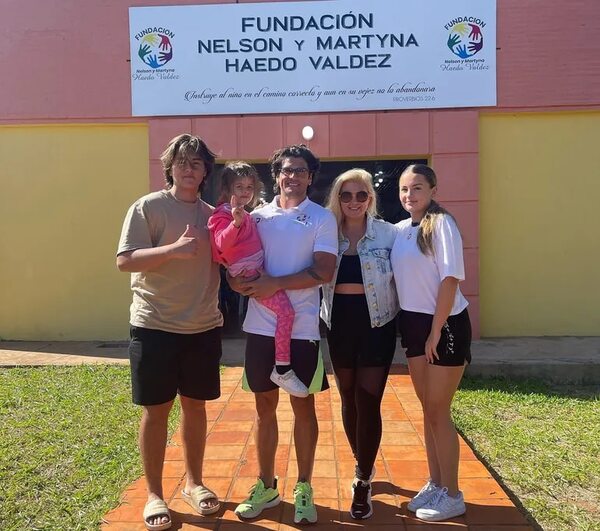 Nelson Haedo y su familia alegraron a los niños de San Joaquín - Gente - ABC Color
