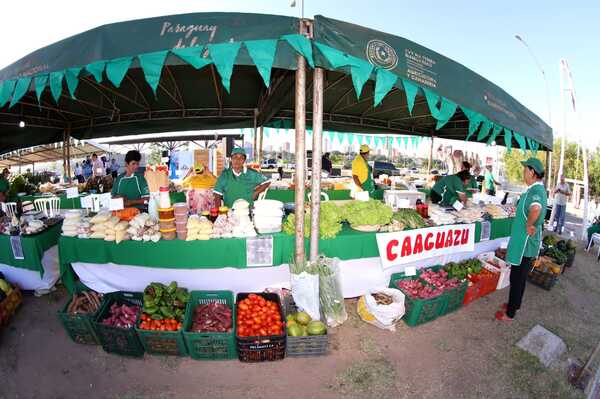 Ferias del MAG generaron más de USD 12,5 millones de ingresos a pequeños productores durante este Gobierno - .::Agencia IP::.