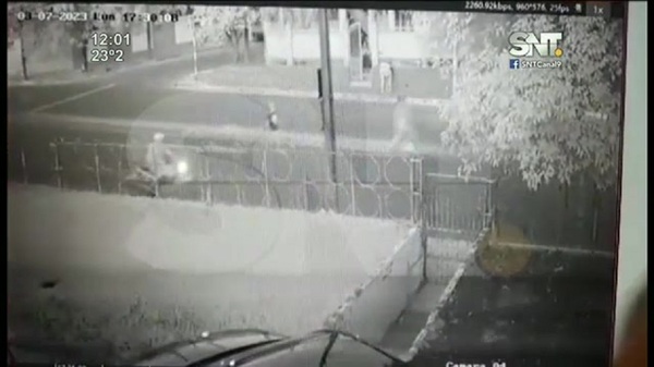 Corrió de delincuente y fue atropellada - SNT