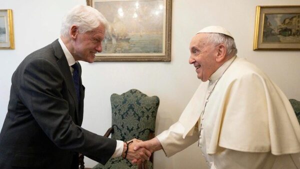Francisco recibió a Bill Clinton en el Vaticano - .::Agencia IP::.