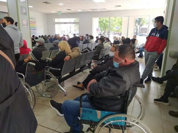 IPS: asegurados critican sistema de agendamiento y piden mejor servicio - Nacionales - ABC Color