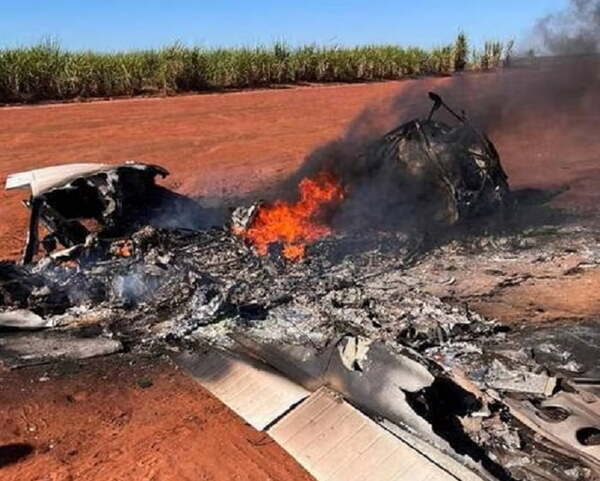Militares de Brasil interceptaron avioneta que entró de Paraguay y piloto quemó aeronave - Noticiero Paraguay