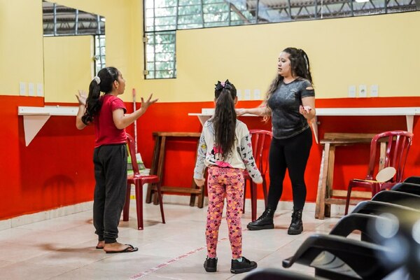 LOS TALLERES DE TEATROS TAMBIÉN LLEGA A LOS BARRIOS DE ENCARNACIÓN