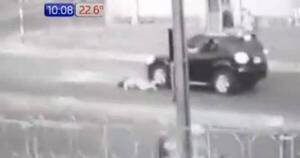 La Nación / Joven corrió de motochorros y fue atropellada por un vehículo