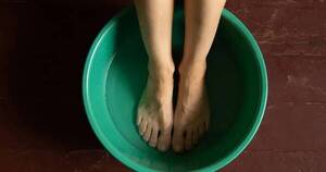 La Nación / Remojar los pies por las noches puede mejorar la circulación y reducir dolores