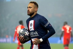 Neymar es multado por construir un lago artificial en su propiedad sin ningún tipo de permiso