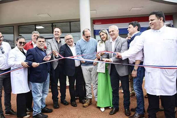 Gobernación de Alto Paraná inaugura pabellón con 16 camas de terapia intensiva en Hospital de Hernandarias | DIARIO PRIMERA PLANA