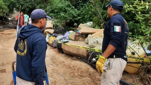Al menos 25 personas mueren al caer autobús de pasajeros por un barranco en México